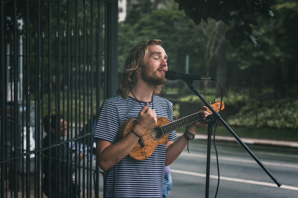 man playin guitar